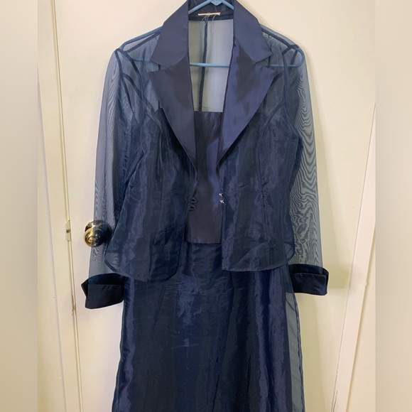 3for$15😍 Blue Organza spaghetti strap gown - Picture 9 of 12